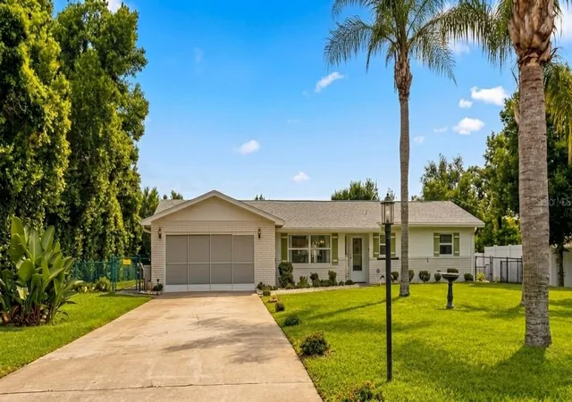 3rd image of 1371 S Prairie Cir, Deltona, FL 32725 | MLS# O6432013