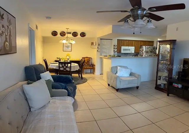 Listing Photo 4 - Condo for sale in building located at 3036Th Pkwy Blvd, Kissimmee, FL 34747 - Unit #205