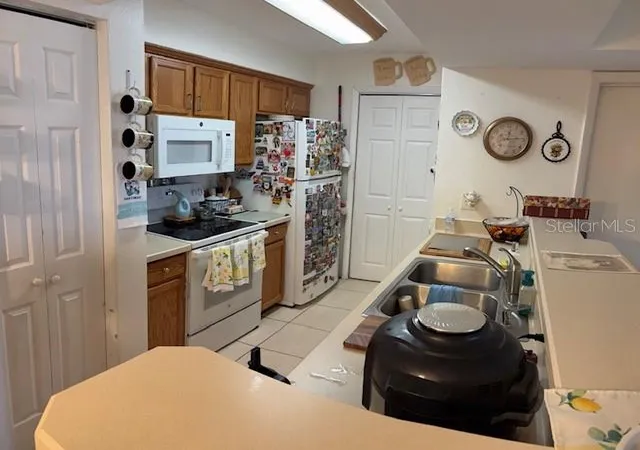 Listing Photo 5 - Condo for sale in building located at 3036Th Pkwy Blvd, Kissimmee, FL 34747 - Unit #205