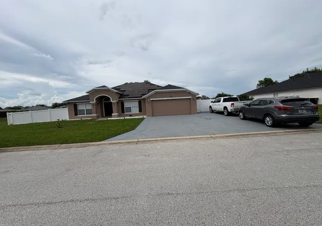 Photo 1 of Sale Pending at 645 Hatchwood Dr, Haines City, FL 33844 | MLS# O6432036 | Listing updated on 2026-09-27