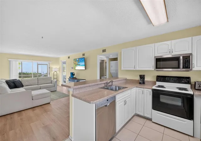 4th image of 25100 Sandhill Blvd #B 102, Punta Gorda, FL 33983 | MLS# C7529389