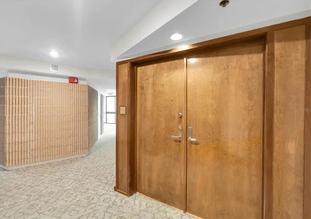 4th image of 1600 Gulf Blvd #617, Clearwater Beach, FL 33767 | MLS# TB8537218