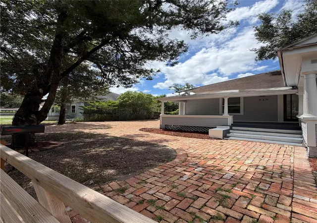 Photo 2 of Sale Pending at 919 E 26th Avenue, Tampa, FL 33605 | MLS# TB8537221 | Listing updated on 2026-08-18