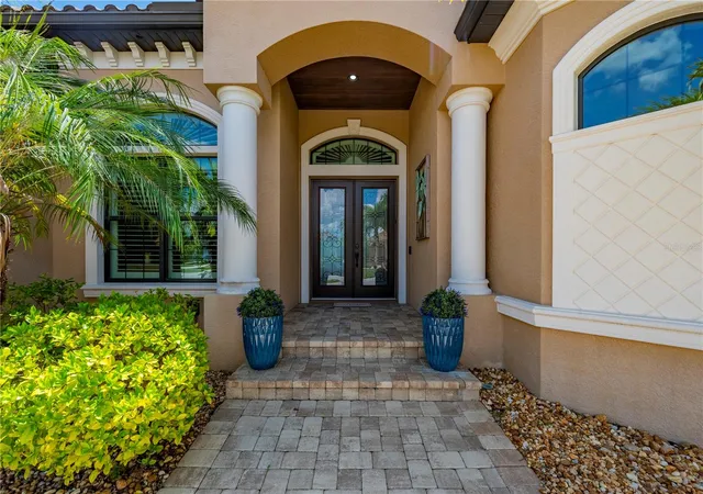 5th image of 325 Segovia Dr, Punta Gorda, FL 33950 | MLS# C7529393