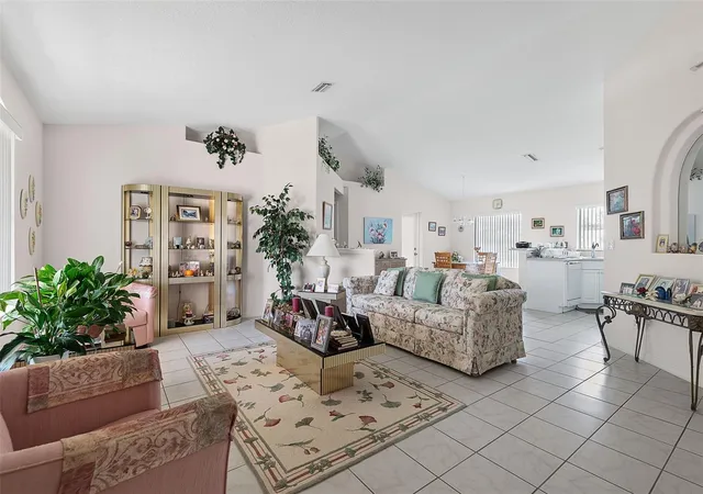 3rd image of 52 Fenwick Ln, Palm Coast, FL 32137 | MLS# FC320552