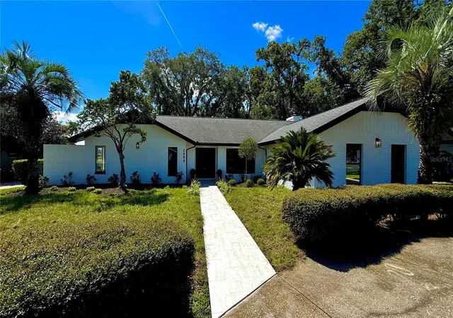 1st image of 2889 Hammock Dr, Plant City, FL 33566 | MLS# TB8537282