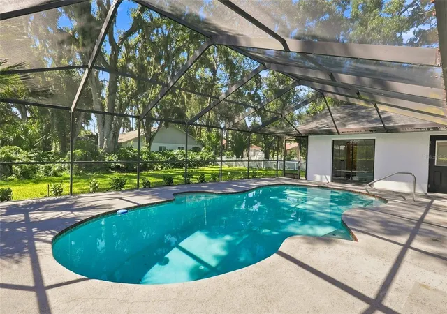 2nd image of 2889 Hammock Dr, Plant City, FL 33566 | MLS# TB8537282