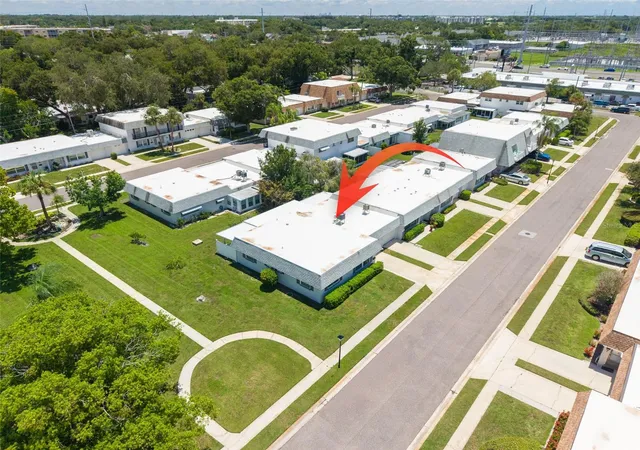 Listing Photo 5 - Condo for sale in building located at 908 Cara Dr, LARGO, FL 33771 - Unit #908