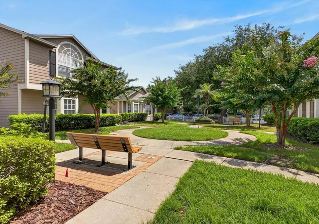 2nd image of 958 Sykes Ct, ORLANDO, FL 32828