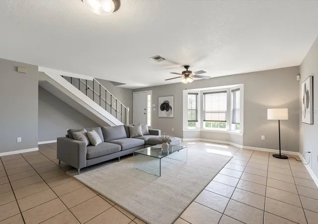 4th image of 958 Sykes Ct, ORLANDO, FL 32828