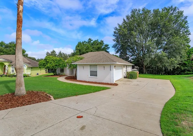 Photo 3 of Single family home for sale at 11316 Via Mari Cae Ct, Clermont, FL 34711 | MLS# O6432134 | Listing updated on 2026-08-18