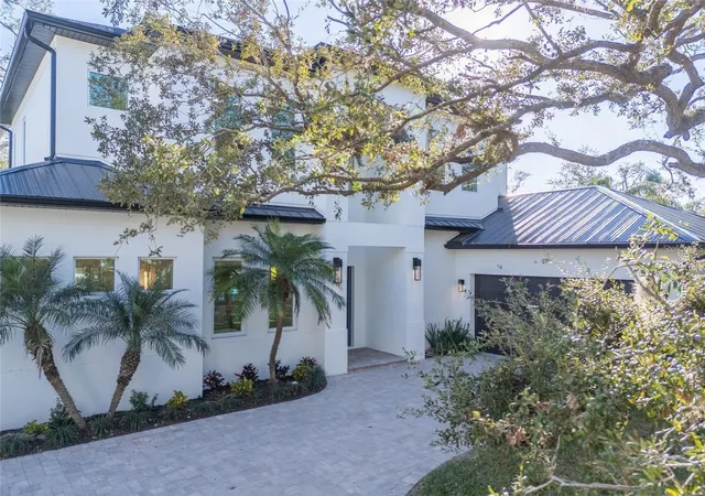 4th image of 2420 Floyd St, Sarasota, FL 34239 | MLS# A4702530