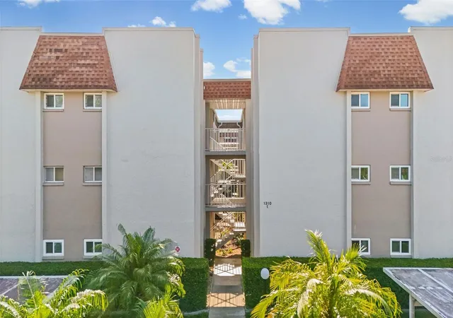 26th image of 1310 Glen Oaks Dr E #383E, Sarasota, FL 34232 | MLS# A4702533