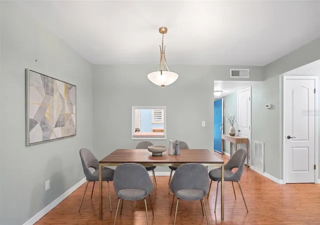 4th image of 1310 Glen Oaks Dr E #383E, Sarasota, FL 34232 | MLS# A4702533