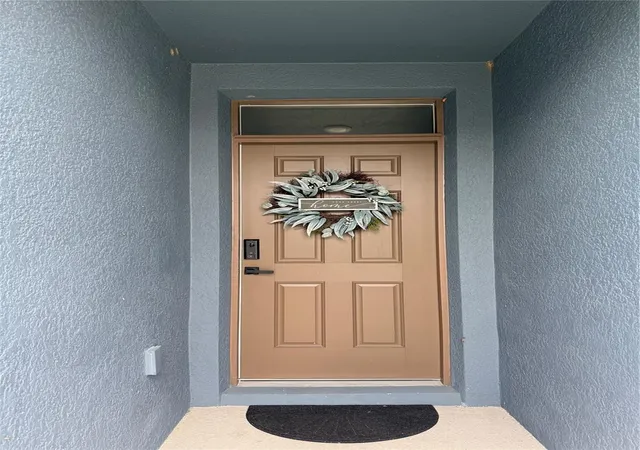 2nd image of 635 Autumn Stream Dr, Auburndale, FL 33823 | MLS# S5155332