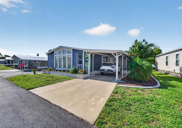 2nd image of 46 N Easter Island Cir, Englewood, FL 34223 | MLS# N6145311