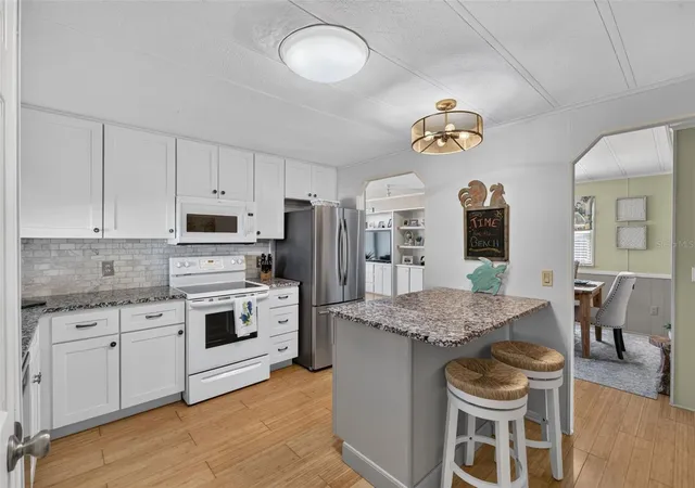 3rd image of 46 N Easter Island Cir, Englewood, FL 34223 | MLS# N6145311