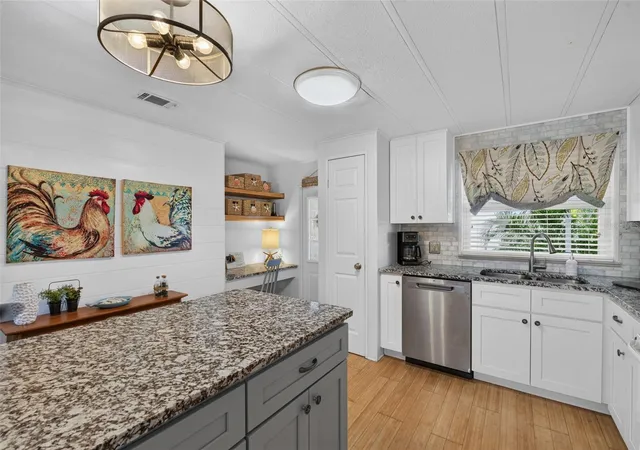 4th image of 46 N Easter Island Cir, Englewood, FL 34223 | MLS# N6145311
