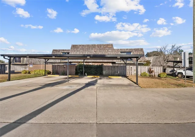 1st image of 2920 Pecan Ave, Leesburg, FL 34748 | MLS# O6432218