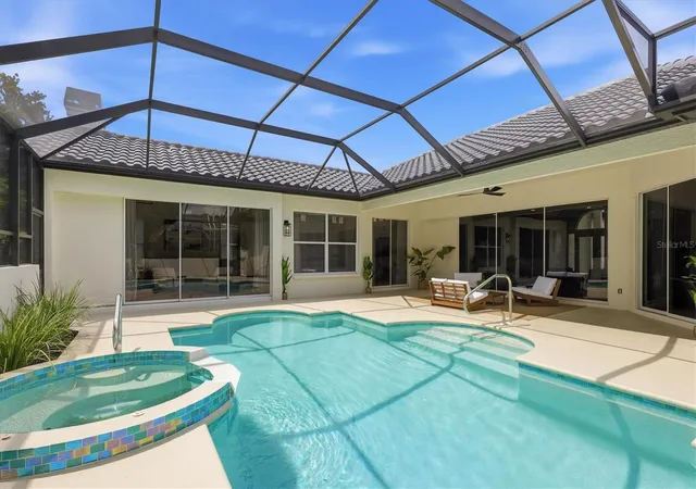 3rd image of 7825 Wilton Crescent Cir, University Park, FL 34201 | MLS# A4702546