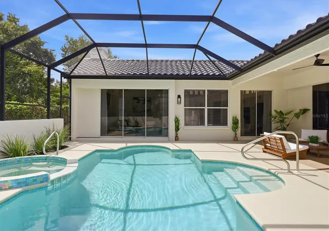 4th image of 7825 Wilton Crescent Cir, University Park, FL 34201 | MLS# A4702546