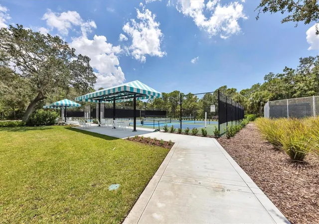 65th image of 7825 Wilton Crescent Cir, University Park, FL 34201 | MLS# A4702546