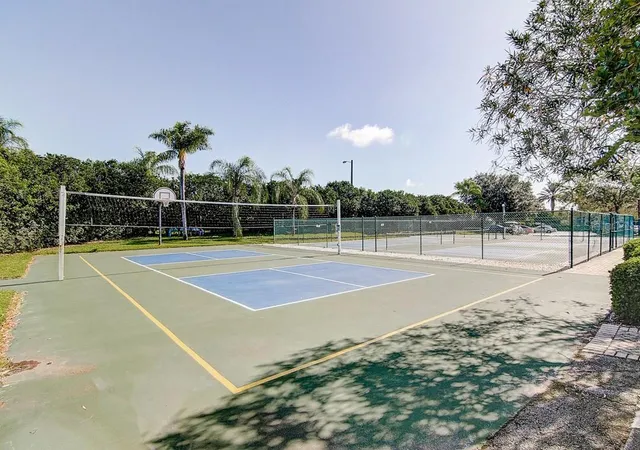 71st image of 1015 Chelsea Greens Ct #40, Sun City Center, FL 33573 | MLS# TB8537414