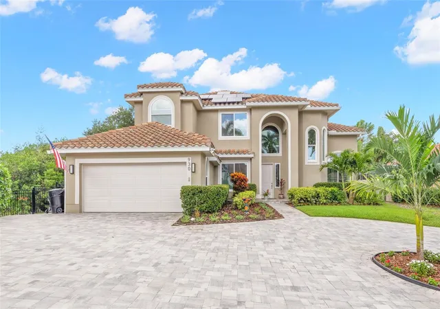Photo 1 of Single family home for sale at 930 Southern Pine Ct Ne, Saint Petersburg, FL 33703 | MLS# TB8537424 | Listing updated on 2026-08-30