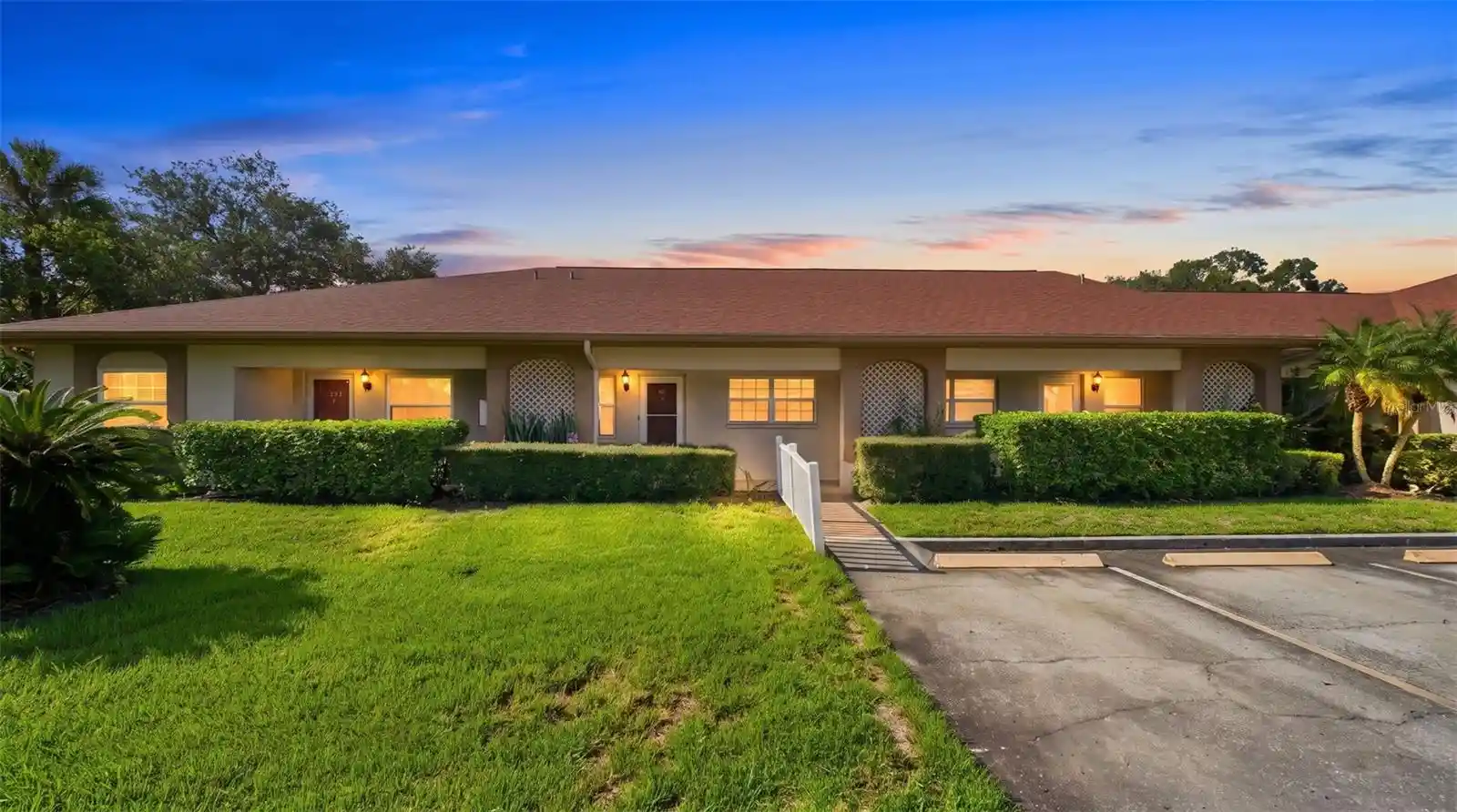 Listing Photo 1 - Condo for sale in 2460 Northside Dr located at 2460 Northside Dr, St. Petersburg, FL 33761 - Unit #1202