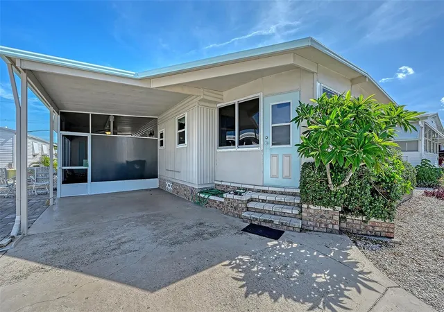 1st image of 49 Caballo Wy, Bradenton, FL 34209 | MLS# A4702551