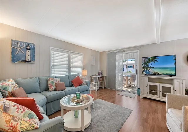 4th image of 49 Caballo Wy, Bradenton, FL 34209 | MLS# A4702551