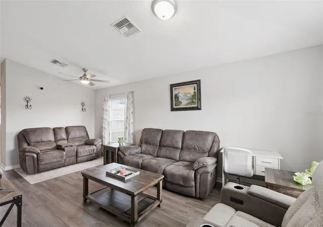Photo 3 of Single family home for sale at 40351 W 1st Avenue, Umatilla, FL 32784 | MLS# G5116279 | Listing updated on 2026-09-22