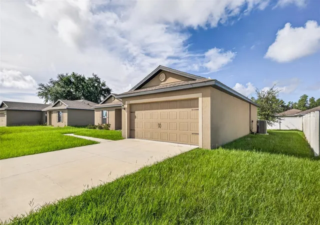 Photo 3 of Single family home for sale at 334 Begonia Ct, Kissimmee, FL 34759 | MLS# O6432240 | Listing updated on 2026-08-17