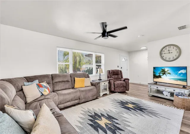3rd image of 4610 Ardale St, Sarasota, FL 34232 | MLS# A4702555
