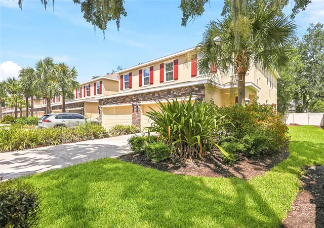 Photo 3 of Townhouse for sale at 13105 Canopy Crk Dr, Tampa, FL 33625 | MLS# TB8537449 | Listing updated on 2026-08-29