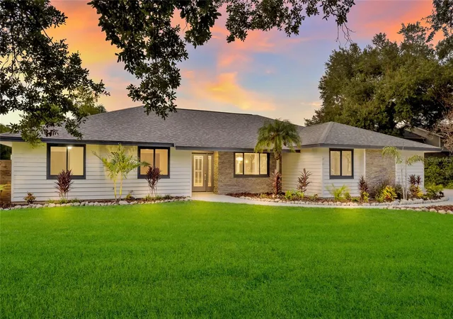 2nd image of 1411 70th St Nw, Bradenton, FL 34209 | MLS# A4702564