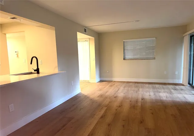 4th image of 120 Hibiscus Woods Ct #9C, Deltona, FL 32725 | MLS# O6432263