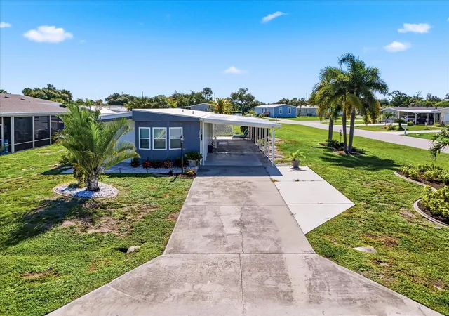 3rd image of 6324 Sparrow Ln, Englewood, FL 34224 | MLS# C7529429
