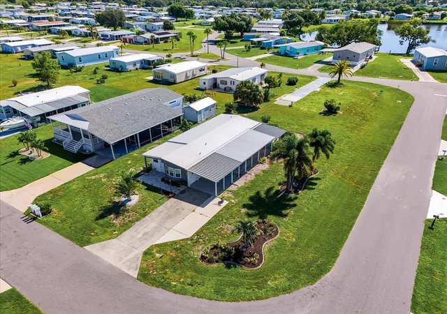 4th image of 6324 Sparrow Ln, Englewood, FL 34224 | MLS# C7529429