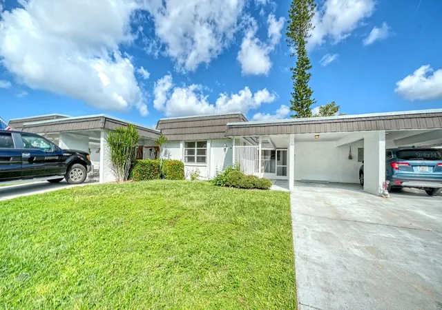 1st image of 3961 Ashwood Ln #44, Sarasota, FL 34232 | MLS# A4702579