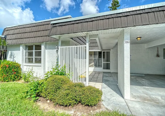 3rd image of 3961 Ashwood Ln #44, Sarasota, FL 34232 | MLS# A4702579