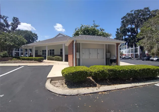 2nd image of 2360 Sw Archer Rd, GAINESVILLE, FL 32608