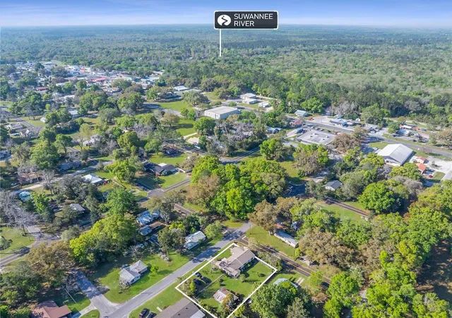 Photo 3 of Sale Pending at 207 Senter Ave NW, Branford, FL 32008 | MLS# GC542626 | Listing updated on 2026-09-02