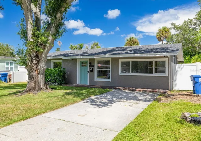 2nd image of 4227 Harrisburg St Ne, Saint Petersburg, FL 33703 | MLS# TB8537514