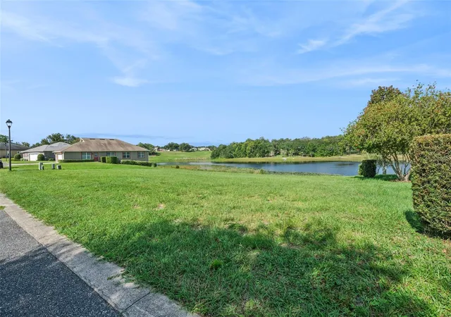 2nd image of 77 Fairway Cir #101, Umatilla, FL 32784 | MLS# G5116289