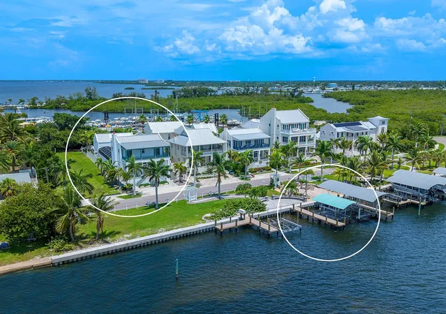 2nd image of 4024 11th Street Ct W, Palmetto, FL 34221 | MLS# A4702596