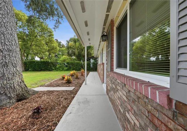 3rd image of 205 Ponce St, New Smyrna Beach, FL 32168 | MLS# V4950648