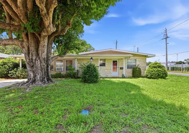 1st image of 1302 32nd St W, Bradenton, FL 34205 | MLS# A4702607