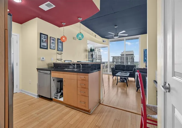 3rd image of 155 S Court Ave #2514, Orlando, FL 32801 | MLS# O6432378