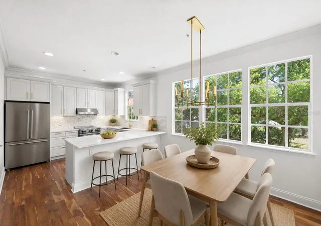 3rd image of 2605 Espana Ct, Tampa, FL 33609 | MLS# TB8537564